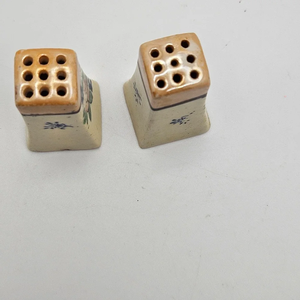 Vintage Japan Ceramic Salt & Pepper Shakers‎ Floral Hand-Painted Square